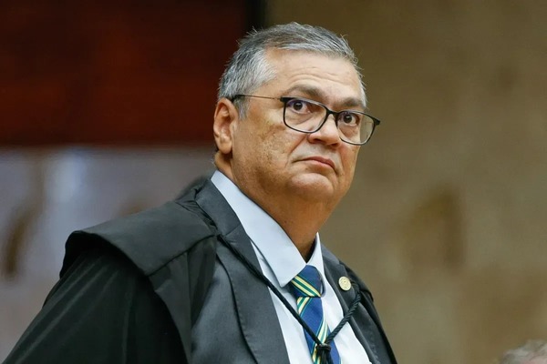 Dino manda PF investigar emendas pix após TCU apontar prejuízo de R$ 55 mi