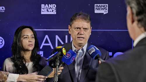 Tarcísio defende privatizações e diz que as faz por 'necessidade'