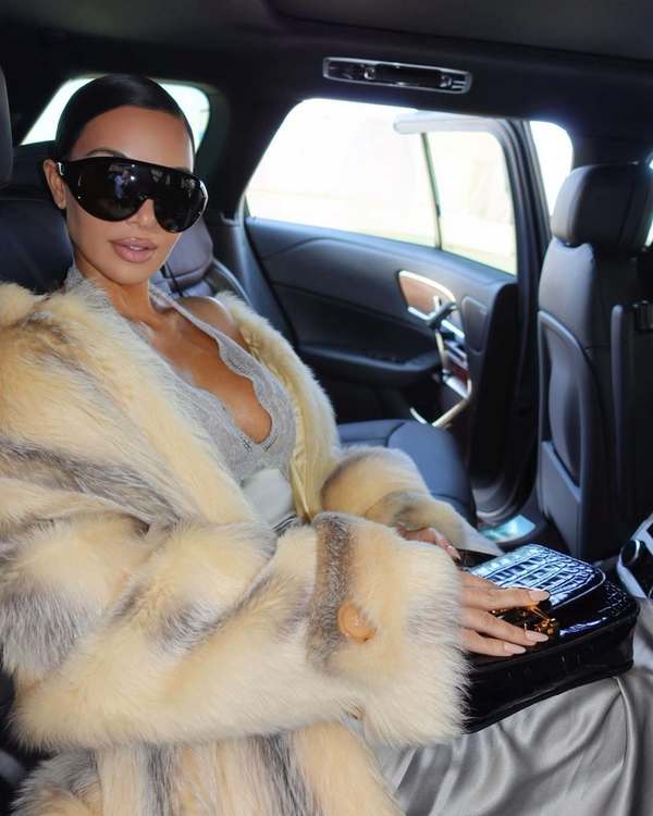 Mansão de Kim Kardashian é invadida nos EUA e suspeito é preso, diz site