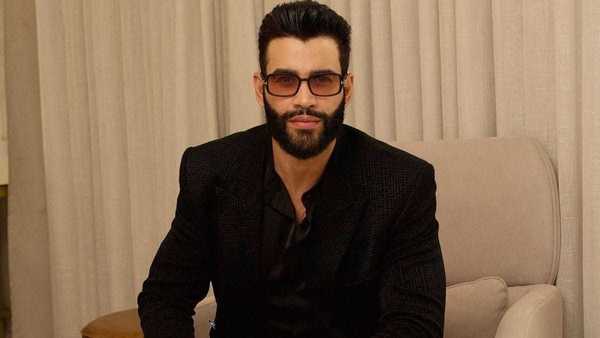 Gusttavo Lima terá de pagar R$ 149 mil por citar celular em música; entenda