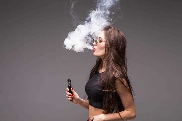 Uso de vape cresce entre jovens e vira preocupação para médicos e escolas