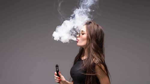 Uso de vape cresce entre jovens e vira preocupação para médicos e escolas