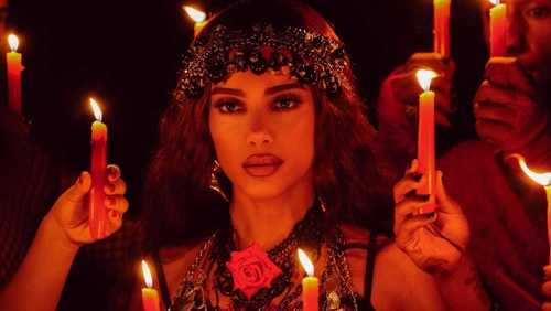 Anitta fala do medo em contar que era do candomblé: 'Era muito prejudicial'
