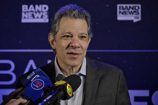 Haddad relata abordagem ‘ostensiva’ da PM a motorista e aciona Tarcísio