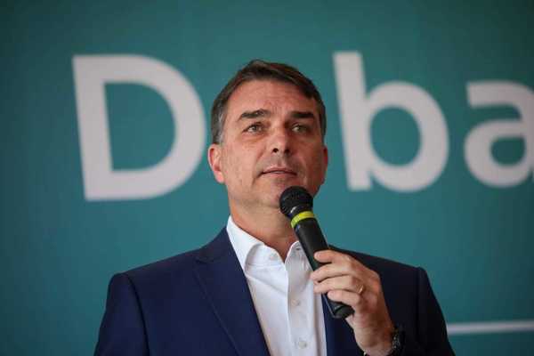 Campanha de Flávio não consegue registrar candidatura no TSE e aciona PF