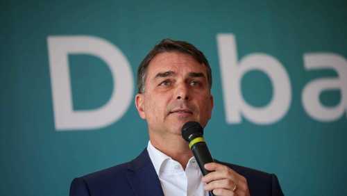 Campanha de Flávio não consegue registrar candidatura no TSE e aciona PF