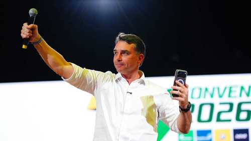 TSE restabelece filiação de Flávio ao PL e libera registro de candidatura