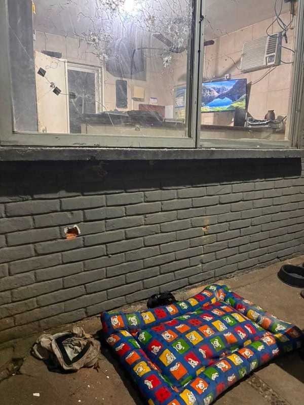 Base da PM no litoral de SP é alvo de ataque armado; assista ao vídeo