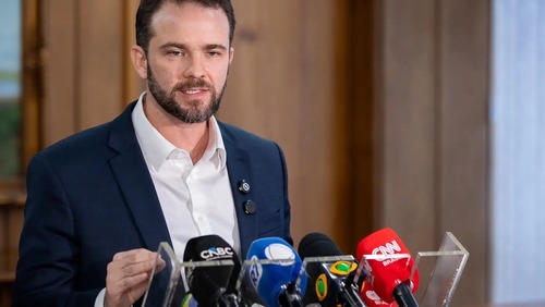 Governo diz que ouvirá empresários para decidir se aplicará lei contra EUA
