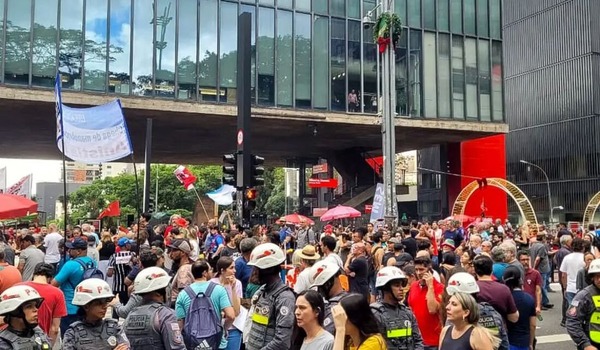 Carreatas, santinhos e showmícios: o que é permitido e vetado nas campanhas