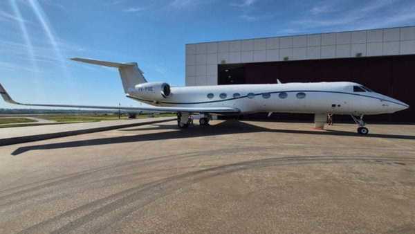 PF traz ao Brasil avião ligado a Daniel Vorcaro localizado no Paraguai