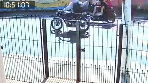 Corpo de filho de policial morto em tentativa de assalto é velado em SP