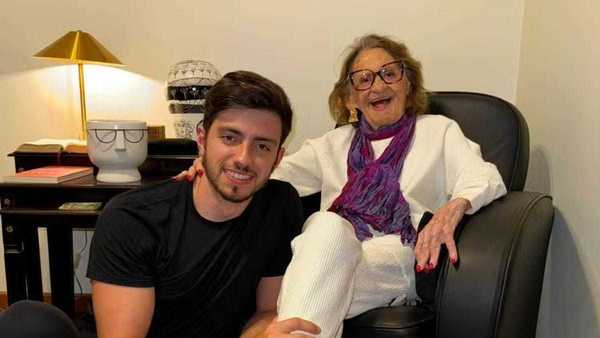 Bisneto de Laura Cardoso homenageia atriz após morte: “Minha estrela”