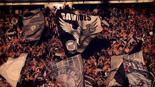 Organizadas do Corinthians convocam protestos e pedem intervenção judicial