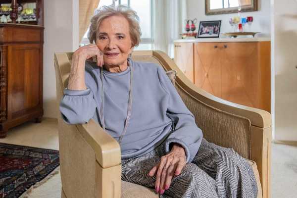 Morre Glória Menezes, grande nome da dramaturgia brasileira, aos 91 anos