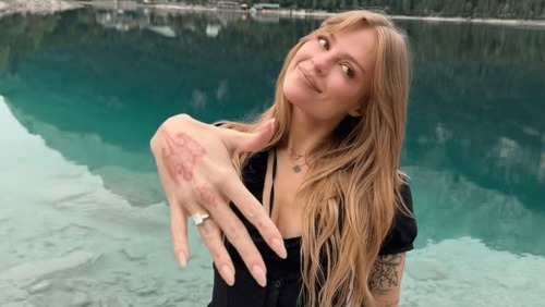 Luísa Sonza anuncia noivado e se declara: “Sempre foi você”