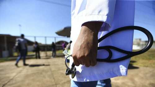 Médica de UTI pediátrica é denunciada por homicídio culposo de 6 crianças