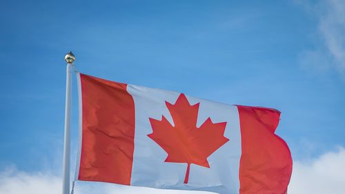 Canadá retalia os EUA e anuncia tarifas de 50% contra o país vizinho