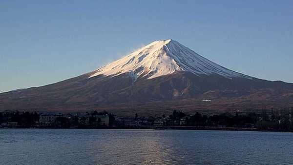 Pai abandona filho de 7 anos no Monte Fuji para continuar caminhada ao cume