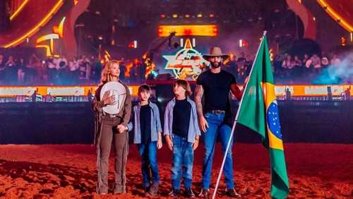 Gusttavo Lima repensa letras com palavrão após cobrança do filho