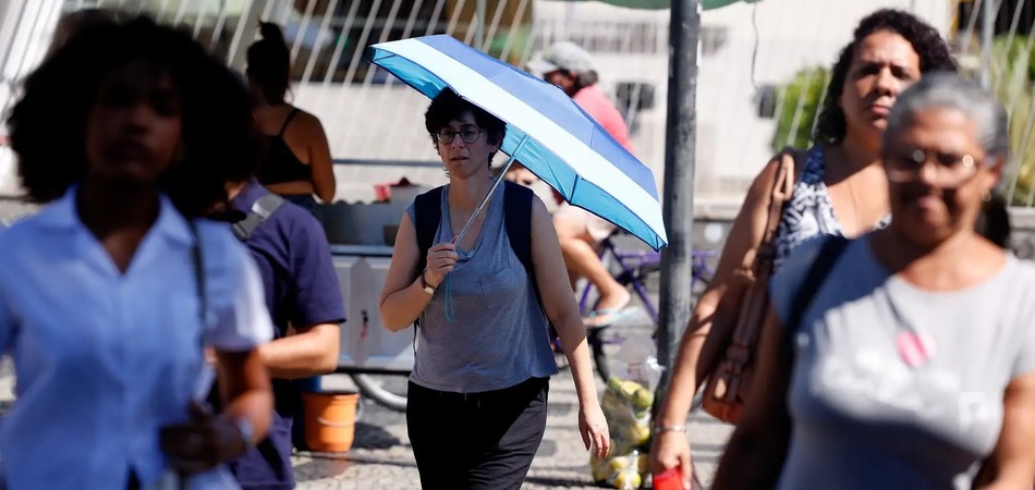 Salário mínimo deverá subir para R$ 1.741 em 2027
