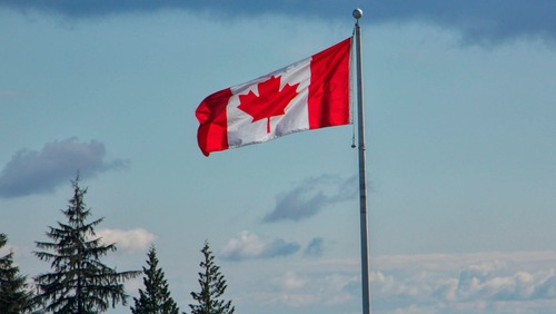 Canadá reage e impõe tarifas de 15% a 50% contra os EUA: "Não escolhemos"
