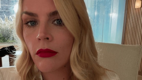 Busy Philipps, de ‘As Branquelas’, revela tumor raro no cérebro