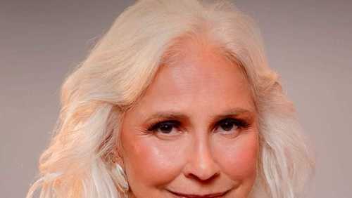 Fafá de Belém não faz botox e celebra cabelos brancos: “Marcas de orgulho”