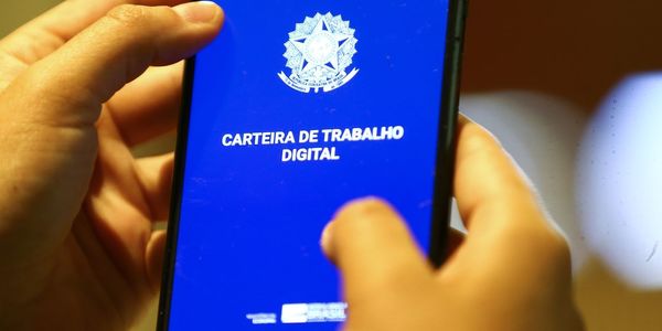 IBGE diz que desemprego caiu para 5,3%, o menor para o trimestre terminado em julho