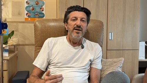 Lito Sousa deixa hospital e monta UTI em casa para tratar doença rara