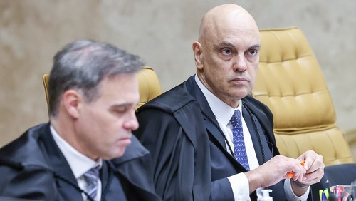 Moraes e Mendonça sentam lado a lado no STF; Fachin tenta diminuir tensão