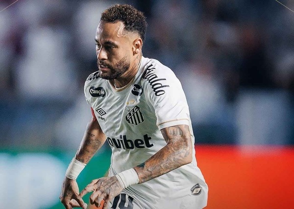 Após lesão, Neymar detona gramado da Vila Belmiro