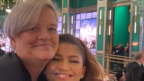 Mãe de Zendaya rebate ataques à aparência: “Triste e frustrante”