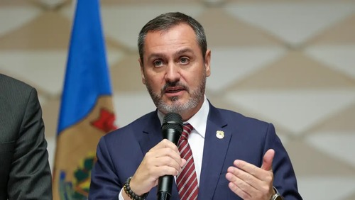 2ª Turma do STF forma maioria para afastar diretor da PF; Gilmar pede vista
