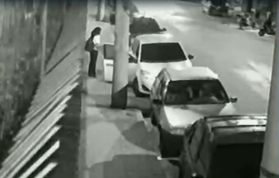 Jovem de 16 anos pula de carro em movimento durante sequestro no RJ