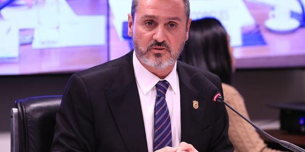 Flavio Dino determina reintegração de Andrei Rodrigues no comando da PF
