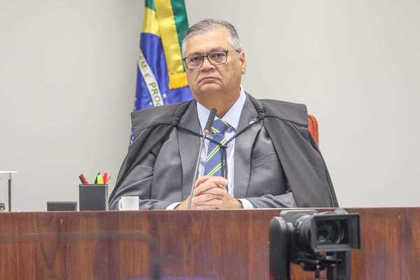 Em decisão, Dino diz que afastamento de Andrei ‘interessa aos investigados’