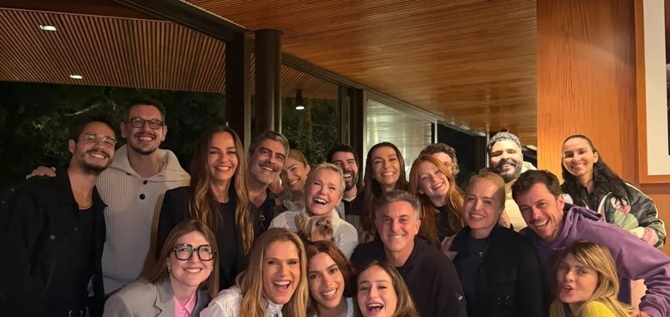 Gominho alfineta Luciano Huck após foto com famosos viralizar