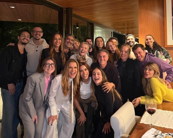 Gominho alfineta Luciano Huck após foto com famosos viralizar
