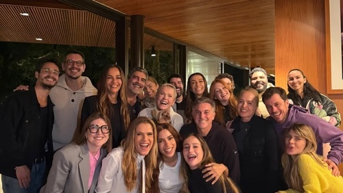 Gominho alfineta Luciano Huck após foto com famosos viralizar