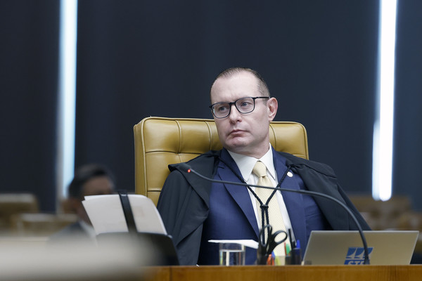 Zanin determina que PF entregue cópia de celular de Vorcaro