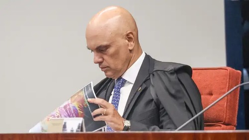 Moraes quebra silêncio e nega conversas com Vorcaro: "Diálogos fantasiosos"