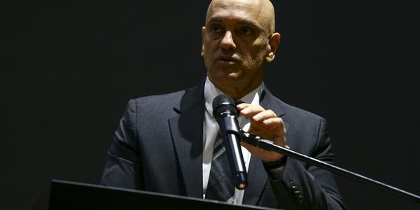 "Inconstitucional e ilegal", diz Moraes sobre investigação de Mendonça