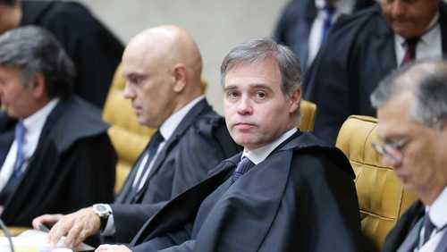 Mendonça presta esclarecimentos sobre investigação contra Vorcaro