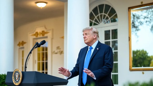 Trump rejeita pacto para frear IA e alerta contra queda nos EUA