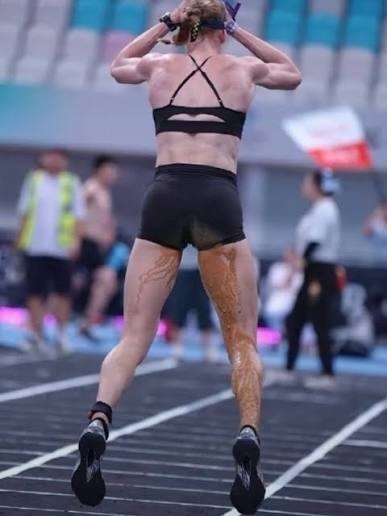 Fezes de atleta durante prova de Hyrox gera polêmica e empresa se desculpa 