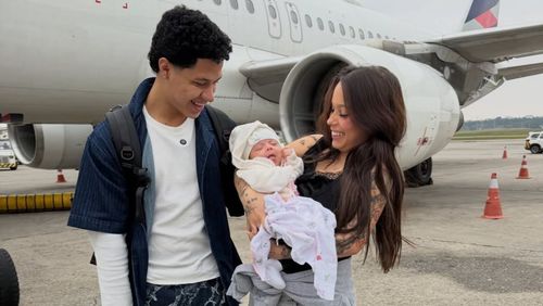 Kamylinha apaga fotos da filha após críticas e admite: “A gente errou”