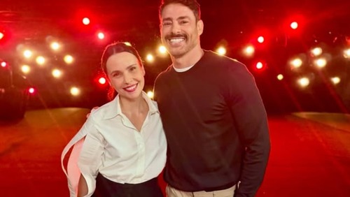 Cauã Reymond e Débora Falabella comemoram reencontro em 'Avenida Brasil 2'