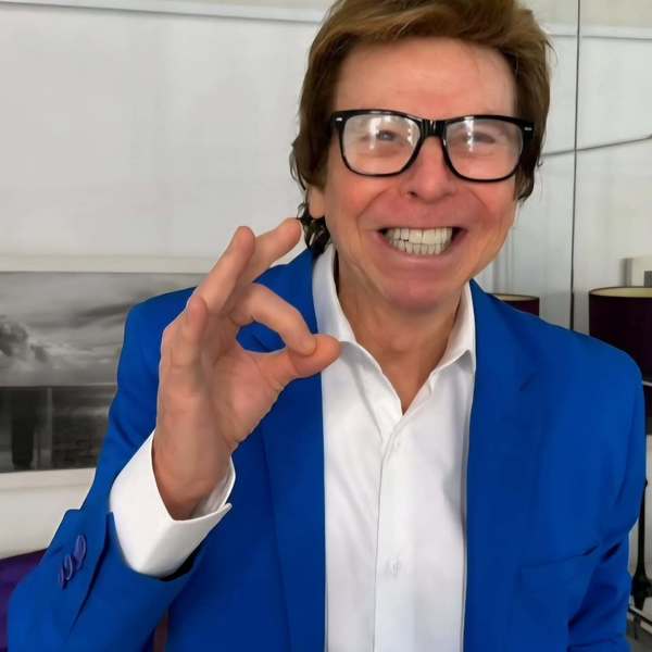 Apresentadora quase arranca peruca de Nelson Rubens; saiba tudo