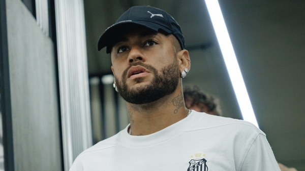 Neymar nega que pai tenha negociado com Vorcaro em nome do Santos